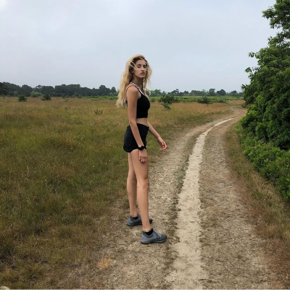 Black workout top